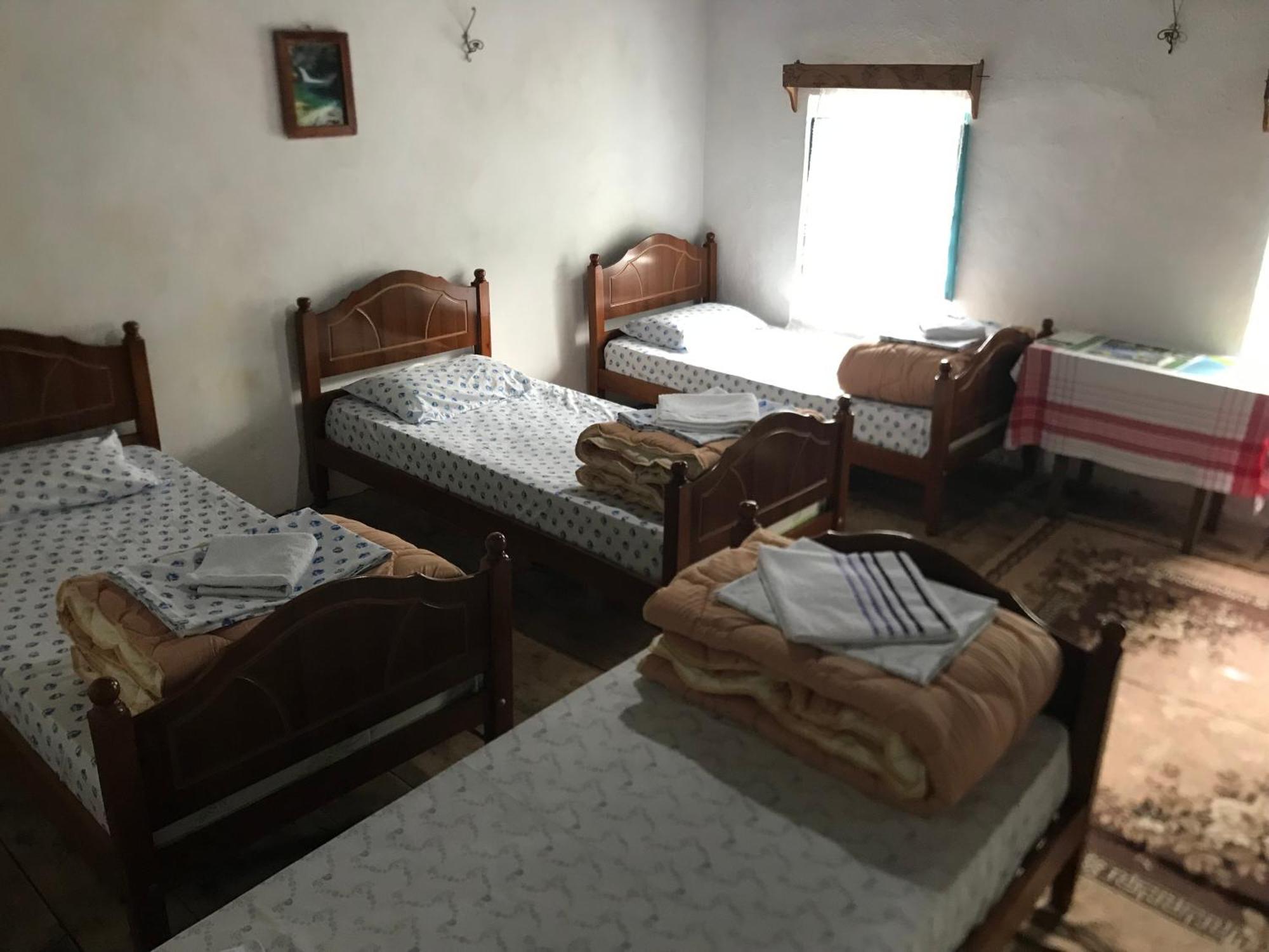 Marash Rrgalla Guesthouse เธทธ์ ภายนอก รูปภาพ