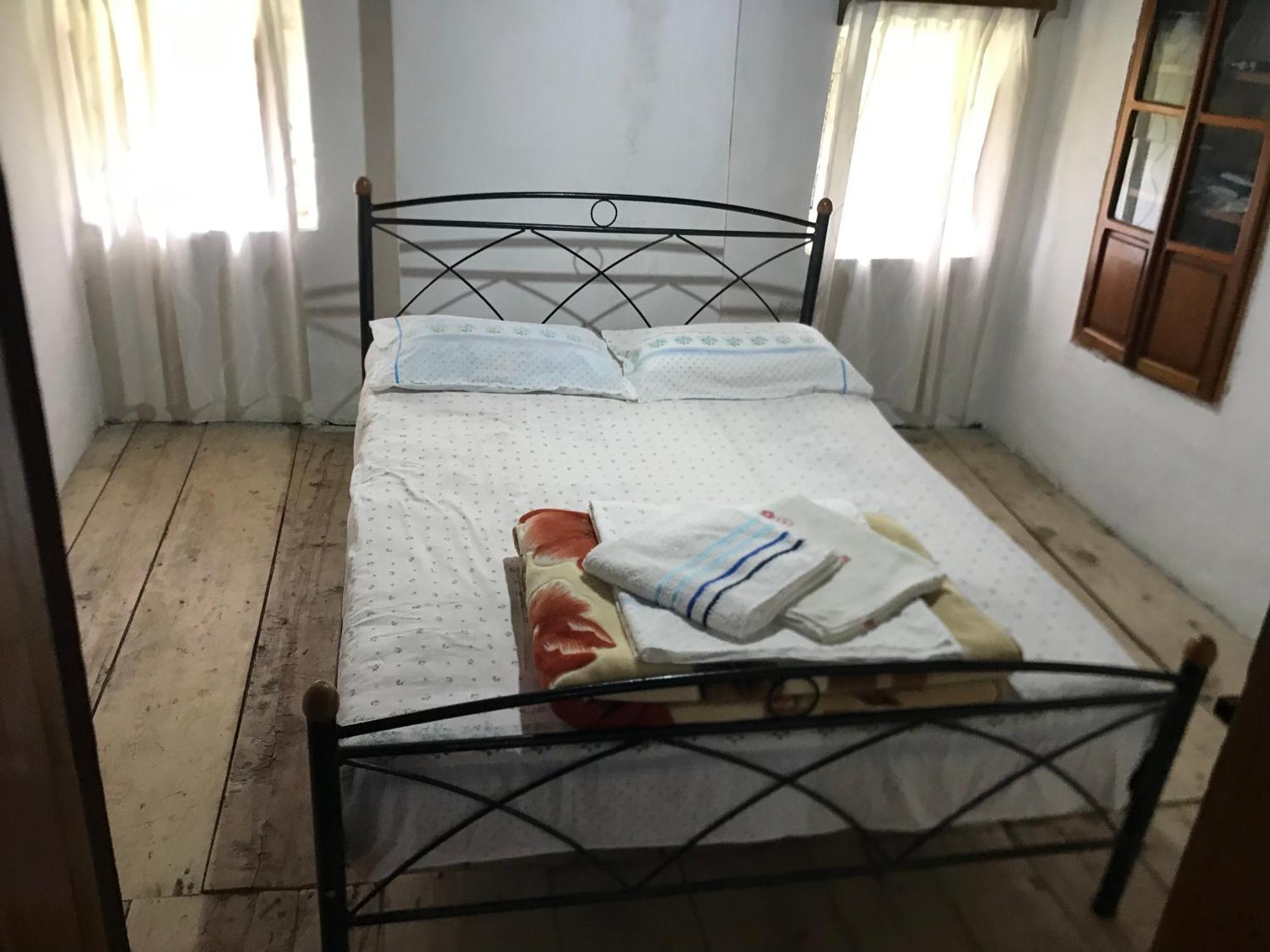 Marash Rrgalla Guesthouse เธทธ์ ภายนอก รูปภาพ