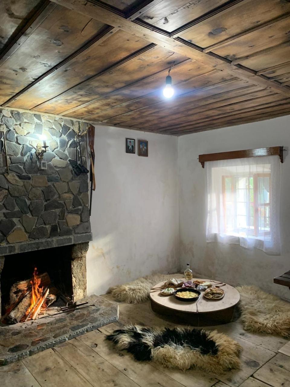 Marash Rrgalla Guesthouse เธทธ์ ภายนอก รูปภาพ